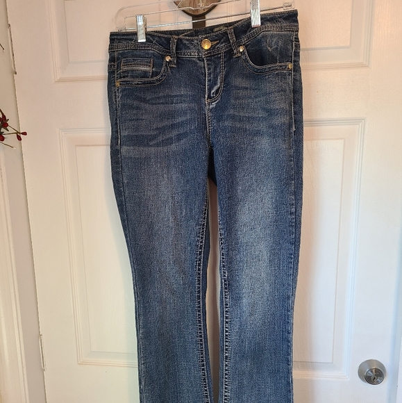 (913) Seven7 Woman's Premium Slim Boot Jeans, Size: 4, Color: Denim Blue - Picture 3 of 14